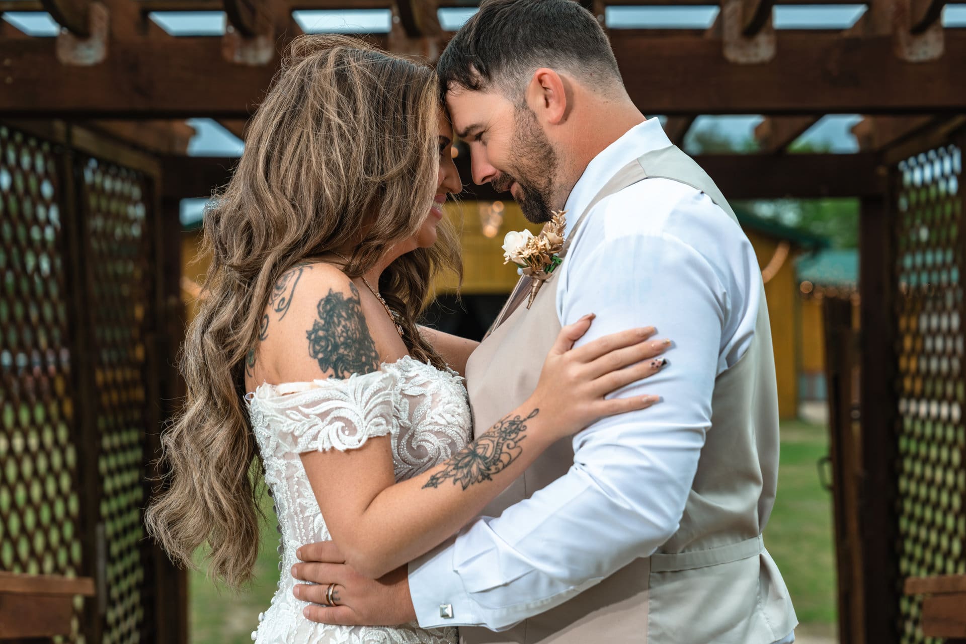 Golden hour portraits of Hollie and TJ at Sowell Farms wedding in Milton Florida